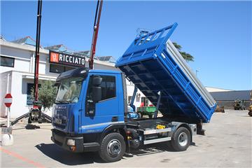 Iveco Eurocargo 75E18K con ribaltabile trilaterale passo 3105 mm (VENDUTO)