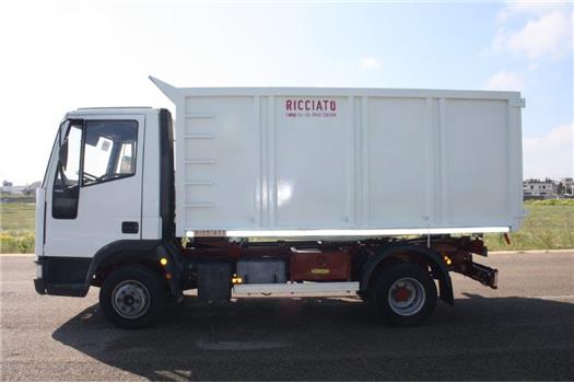 Iveco Eurocargo 75 passo 3105 mm con Ribaltabile trilaterale (VENDUTO)