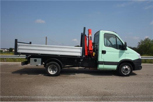 Iveco Daily 35C15 passo 3450 allestito con gru e ribaltabile (VENDUTO)