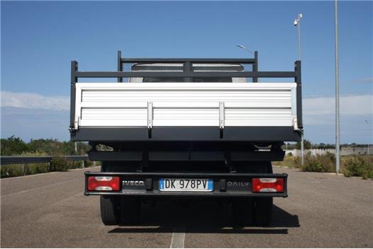 Iveco Daily 35C10 con ribaltabile trilaterale (VENDUTO)
