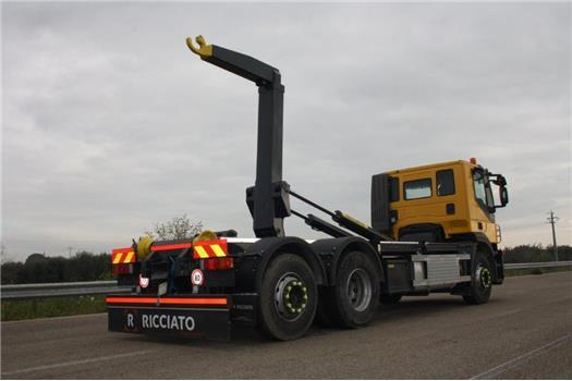 Iveco Stralis AD260S42Y/PS Euro 5 con gancio scarrabile (VENDUTO)