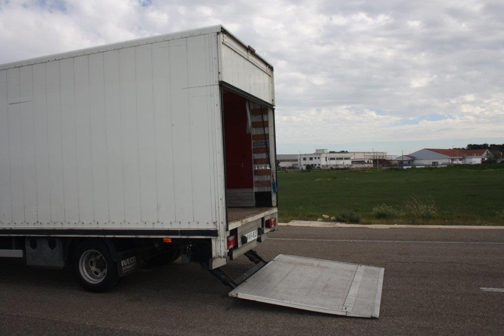 Camion Usato Furgonato Sponda Idraulica Iveco Daily 35c13